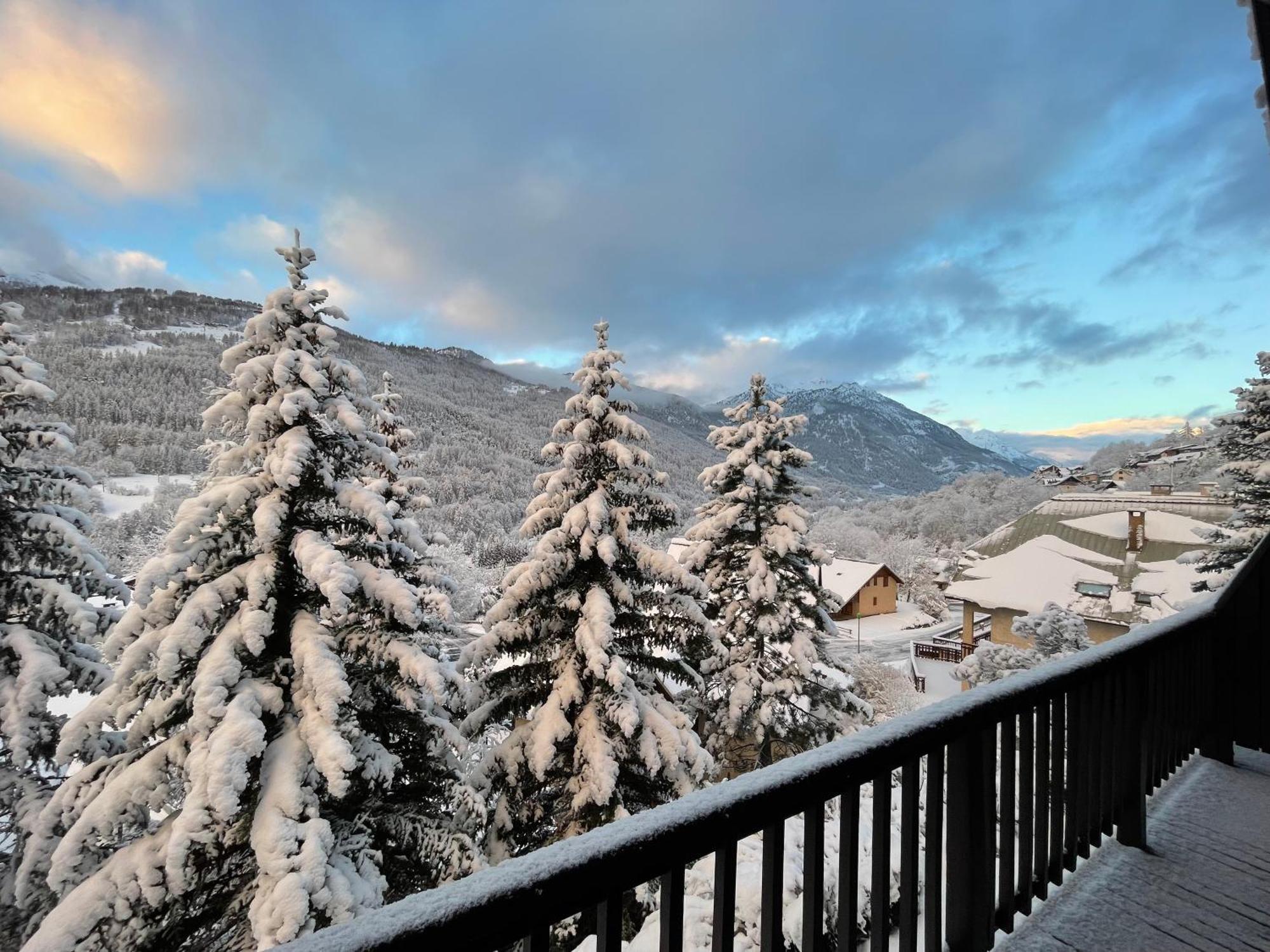 Serre Chevalier Studio 30 M2 Coin Montagne A 8 Minutes Des Pistes Saint-Chaffrey Esterno foto